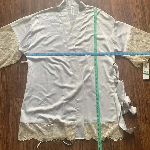 Flora Nikrooz Robe Lace Chermeuse Wrap Size Large New - Picture 4 of 9